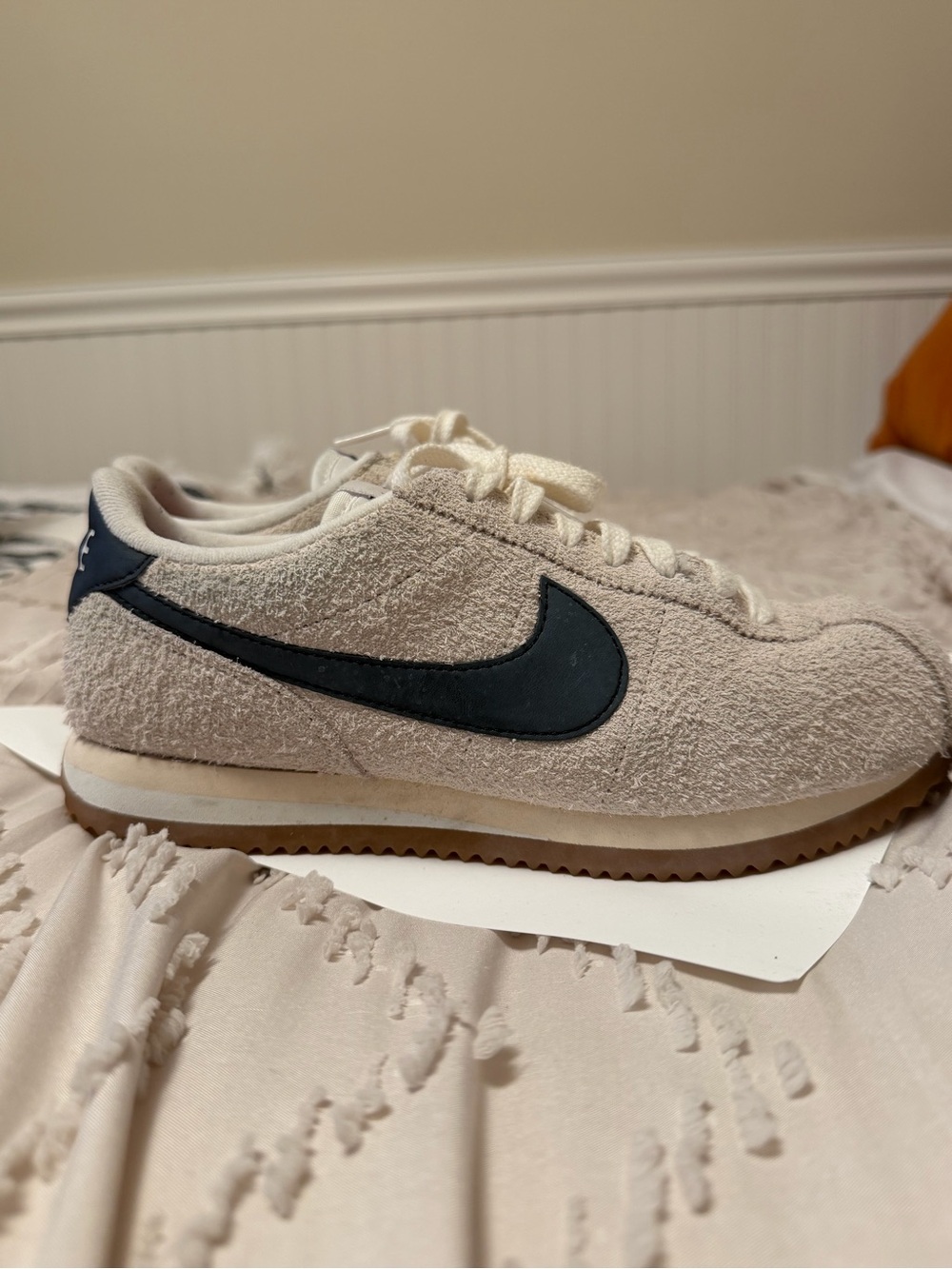 Nike Classic Suede Cortez in muslin and black